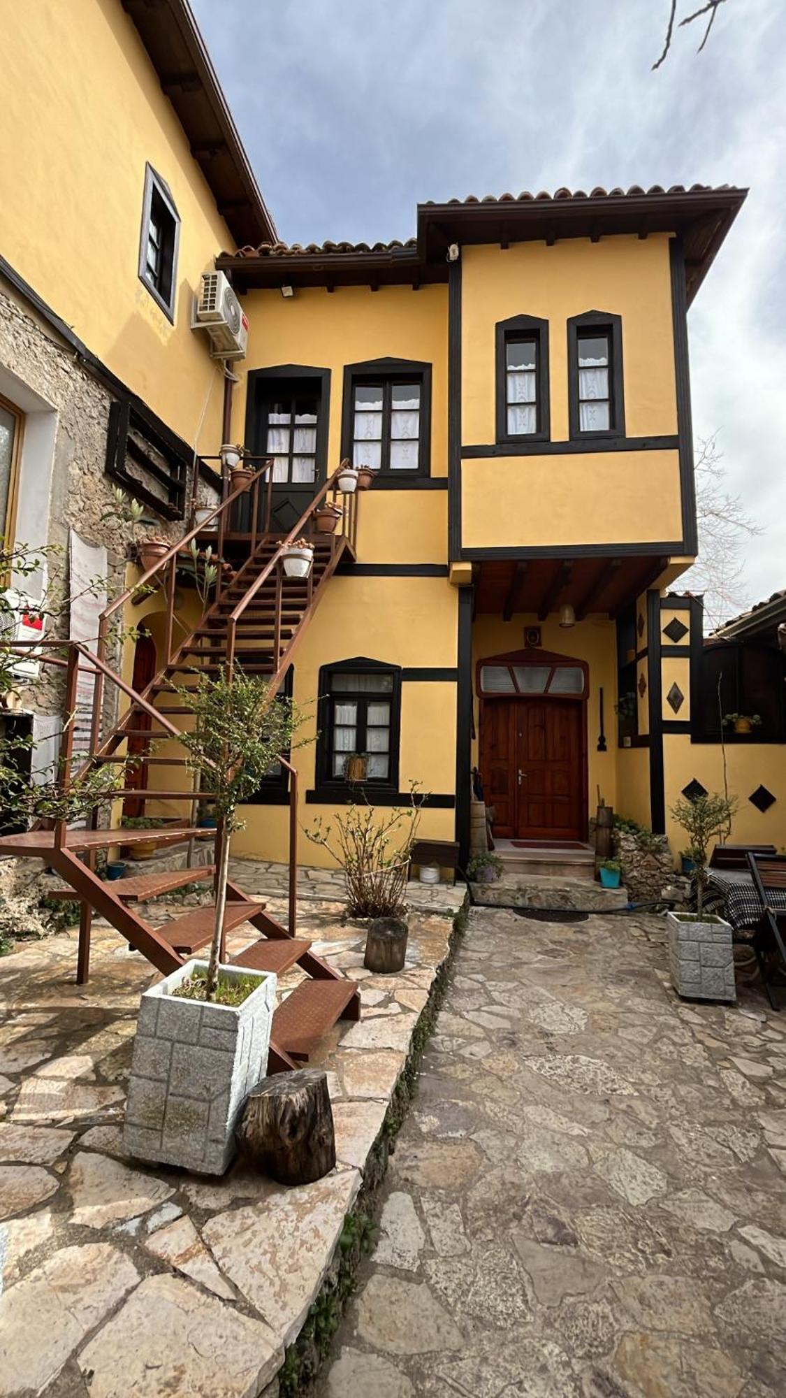 Rooms Emiliano Castle Of Kruja ภายนอก รูปภาพ