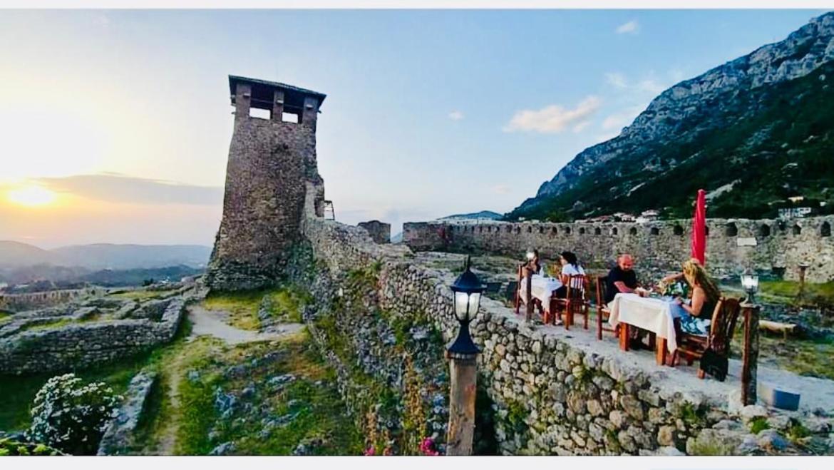 Rooms Emiliano Castle Of Kruja ภายนอก รูปภาพ