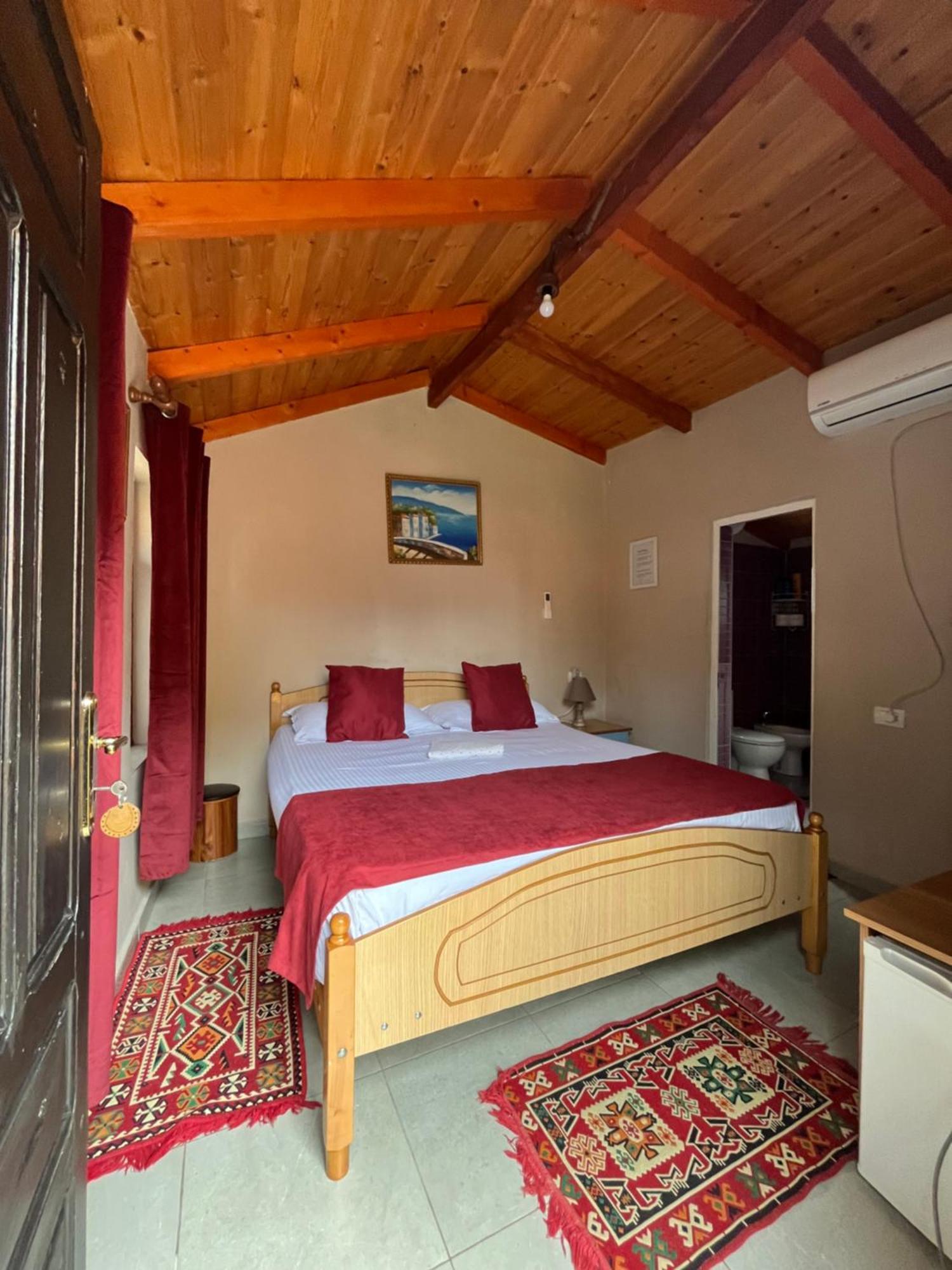 Rooms Emiliano Castle Of Kruja ภายนอก รูปภาพ