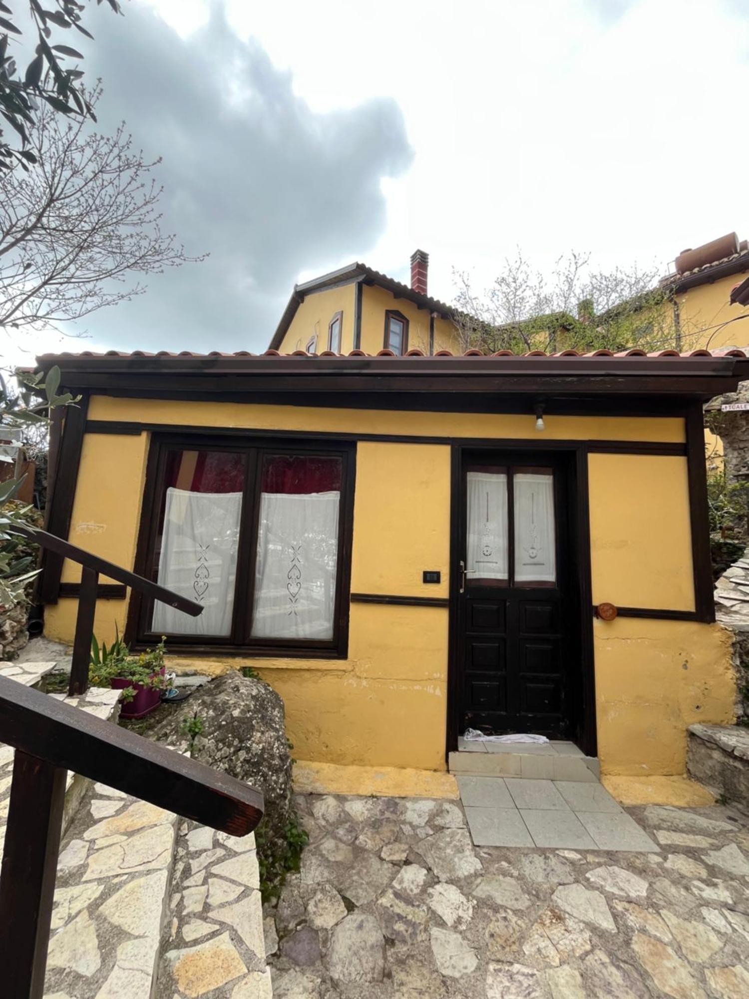 Rooms Emiliano Castle Of Kruja ภายนอก รูปภาพ