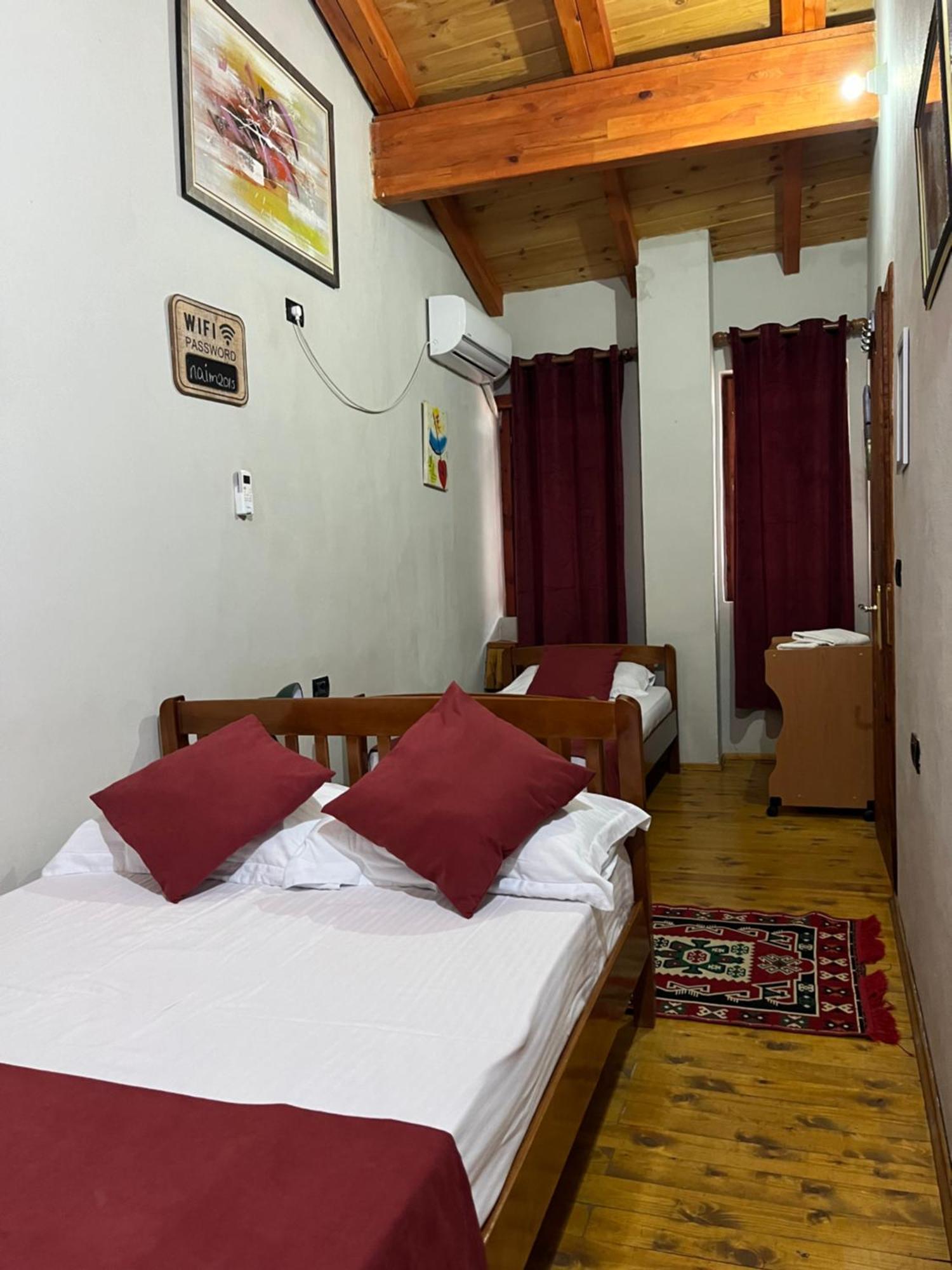 Rooms Emiliano Castle Of Kruja ภายนอก รูปภาพ
