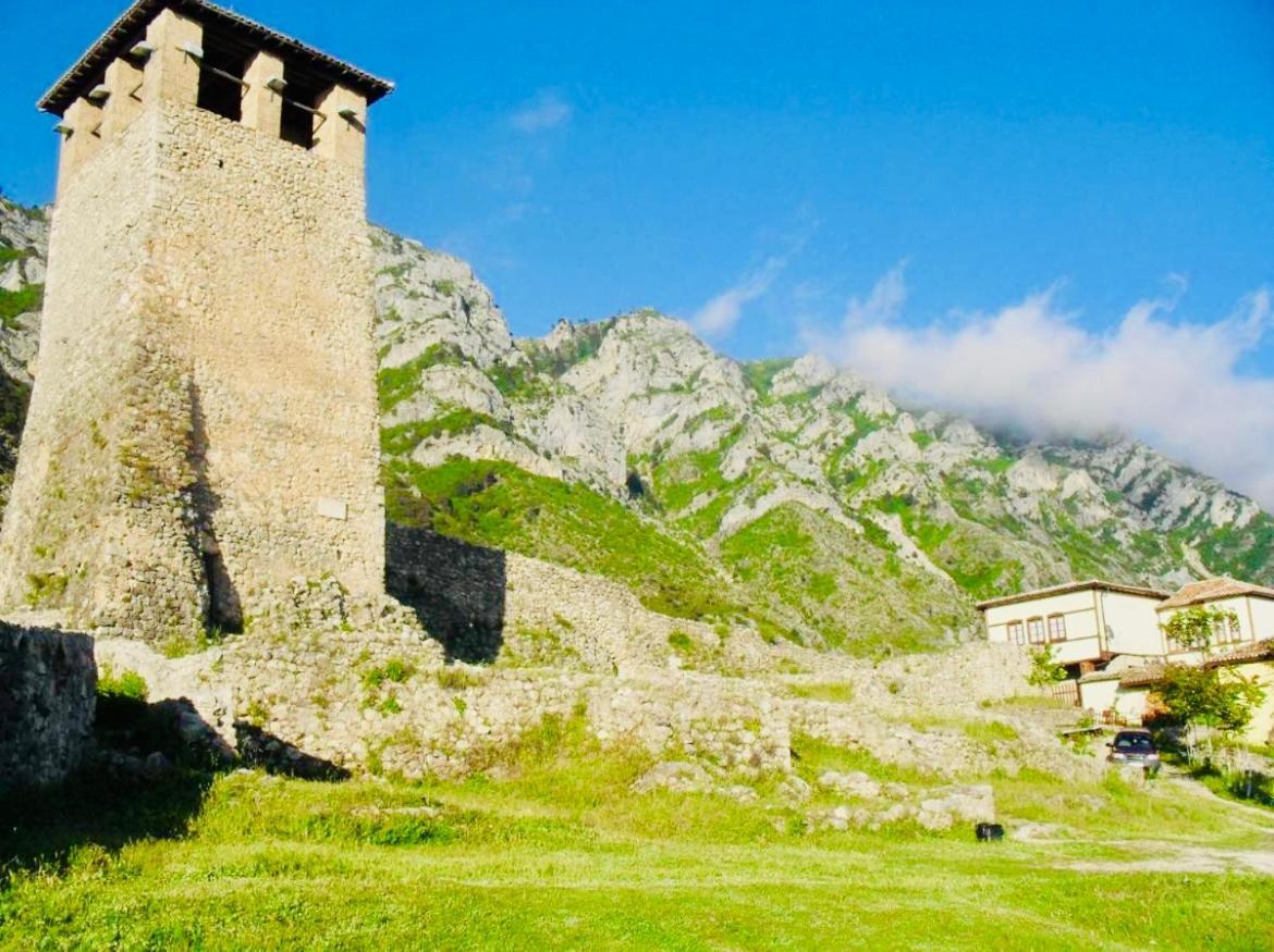 Rooms Emiliano Castle Of Kruja ห้อง รูปภาพ